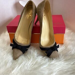 Kate Spade Thea Heels in Doe Taupe and black grosgrain bow. Women’s Size 8.5